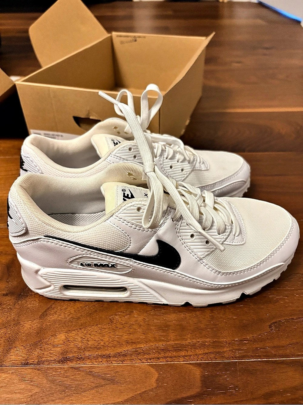 Nike Air Max 90 Sneakers